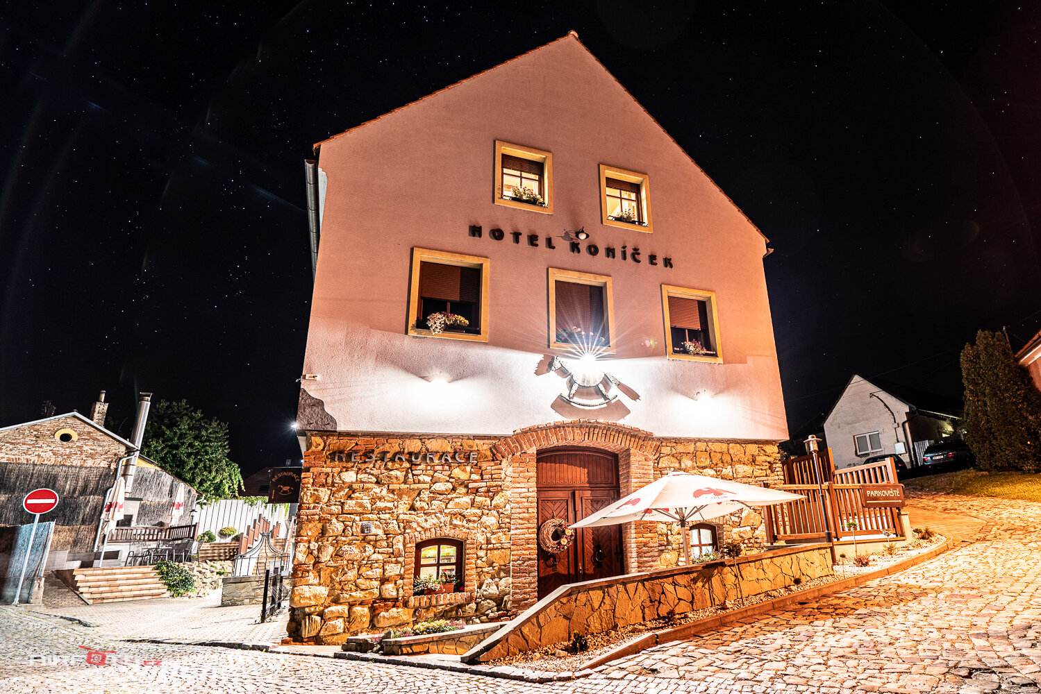 Hotel a restaurace Koníček — foto 10